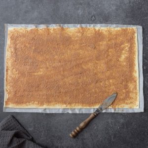 Blätterteig mit Zimtbutter bestrichen