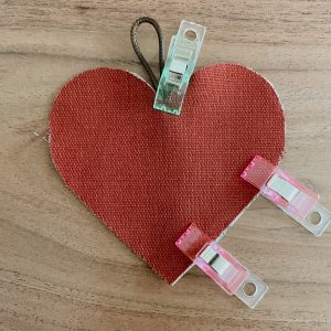 Alle Stofflagen mit Clips befestigt